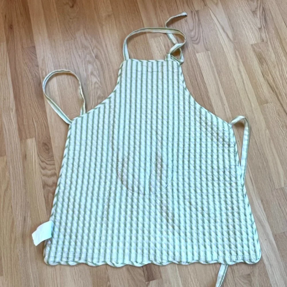 Quilted Spring Leaf Design Apron
